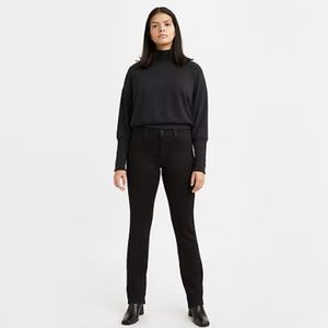 Levi’s • Black Jeans